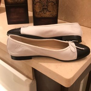 Extra pictures of Chanel Shoes